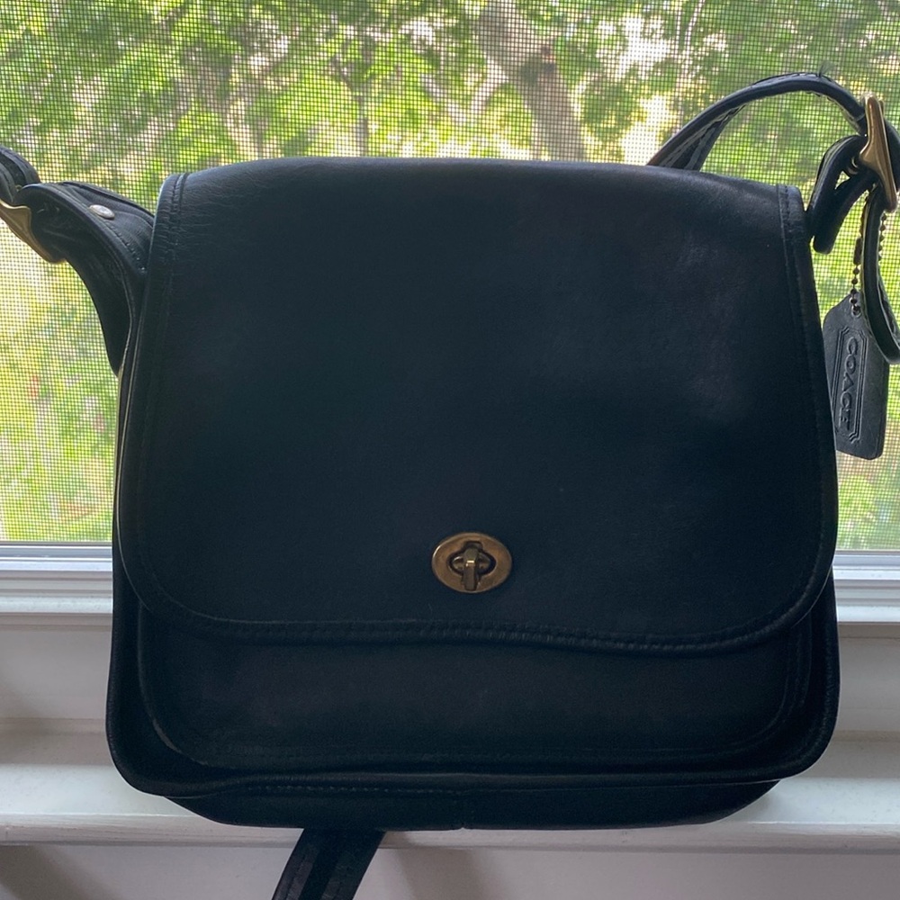 Vintage Coach black leather crossbody with adjustable strap. Great condition